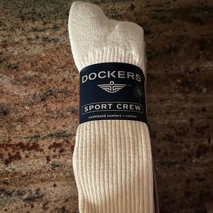 New Men's Three-Pair of Dockers Sport Crew Socks in Assorted Khaki Colors